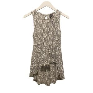 Lace top Floral Size small‎ Gray white Peplum High low flirty